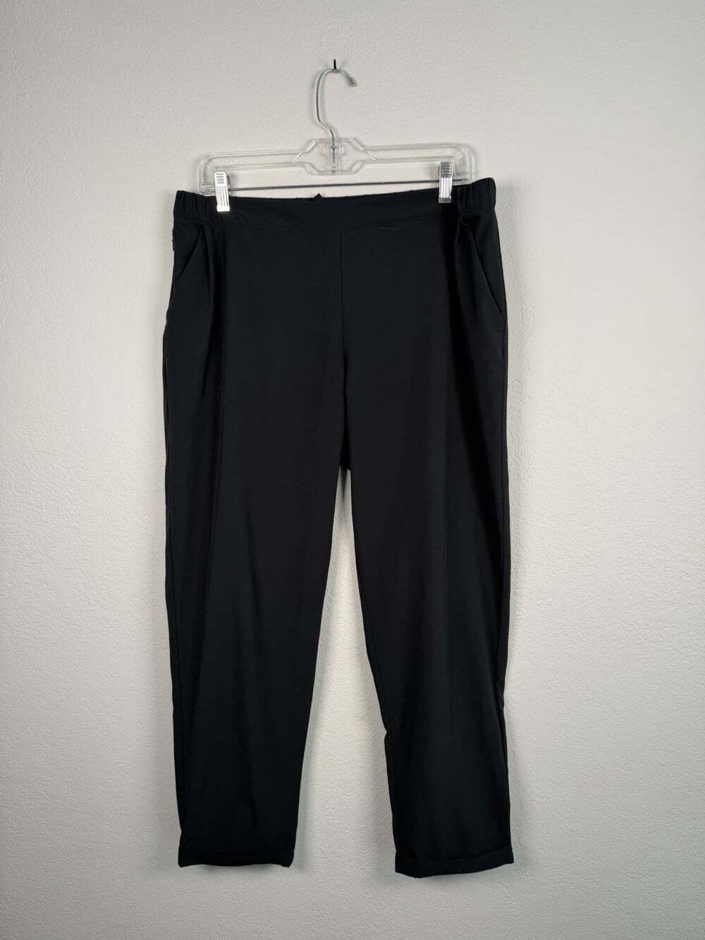 MEC Timeless Pants Women Size Large Black Straight Pants Pockets Outdoor Hiking
